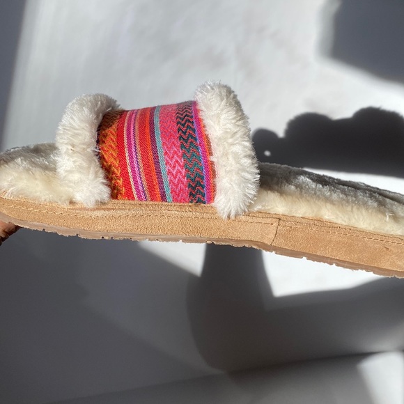 Slippers - Picture 5 of 5